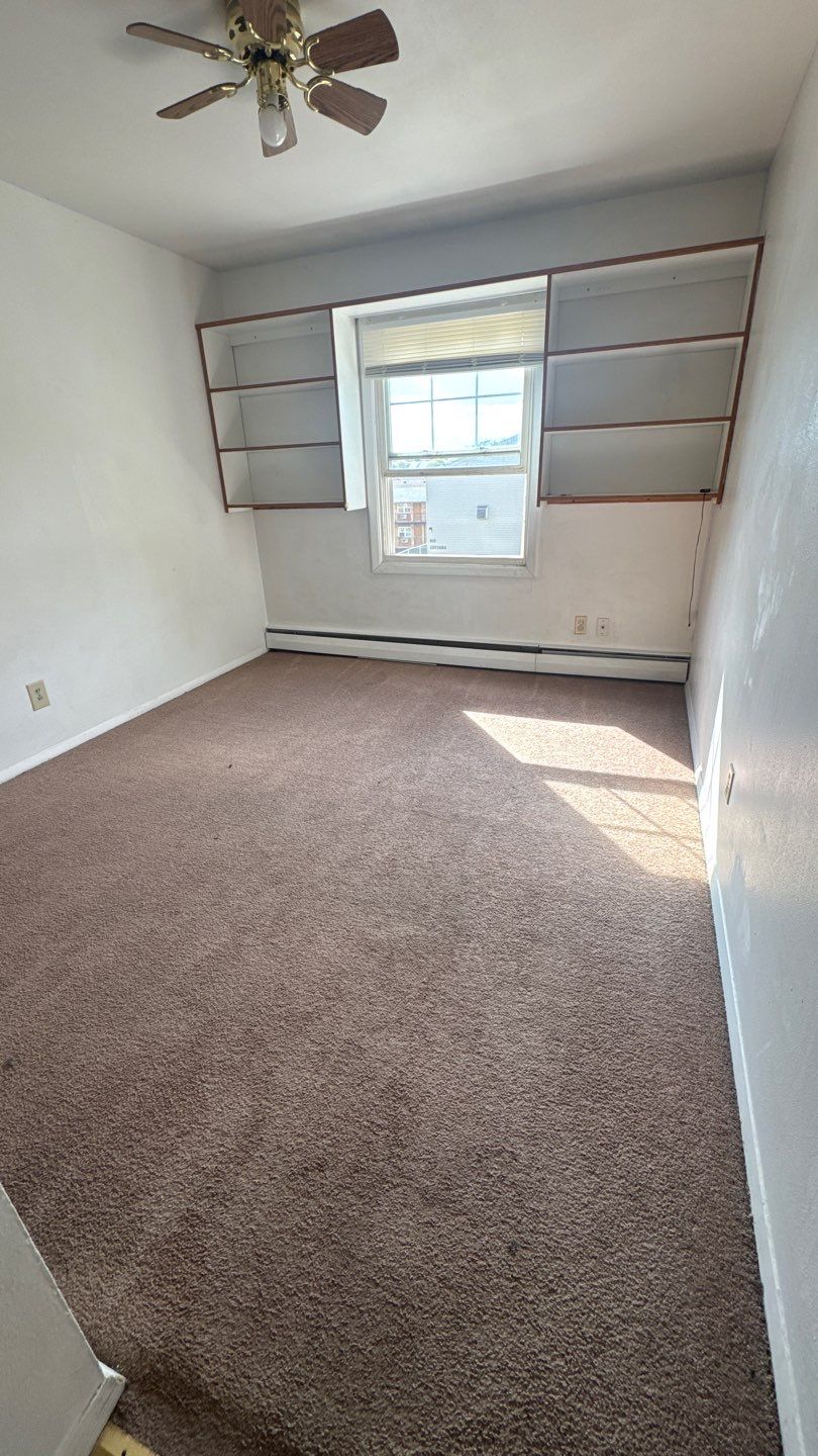 Unit 14 – Corner Room